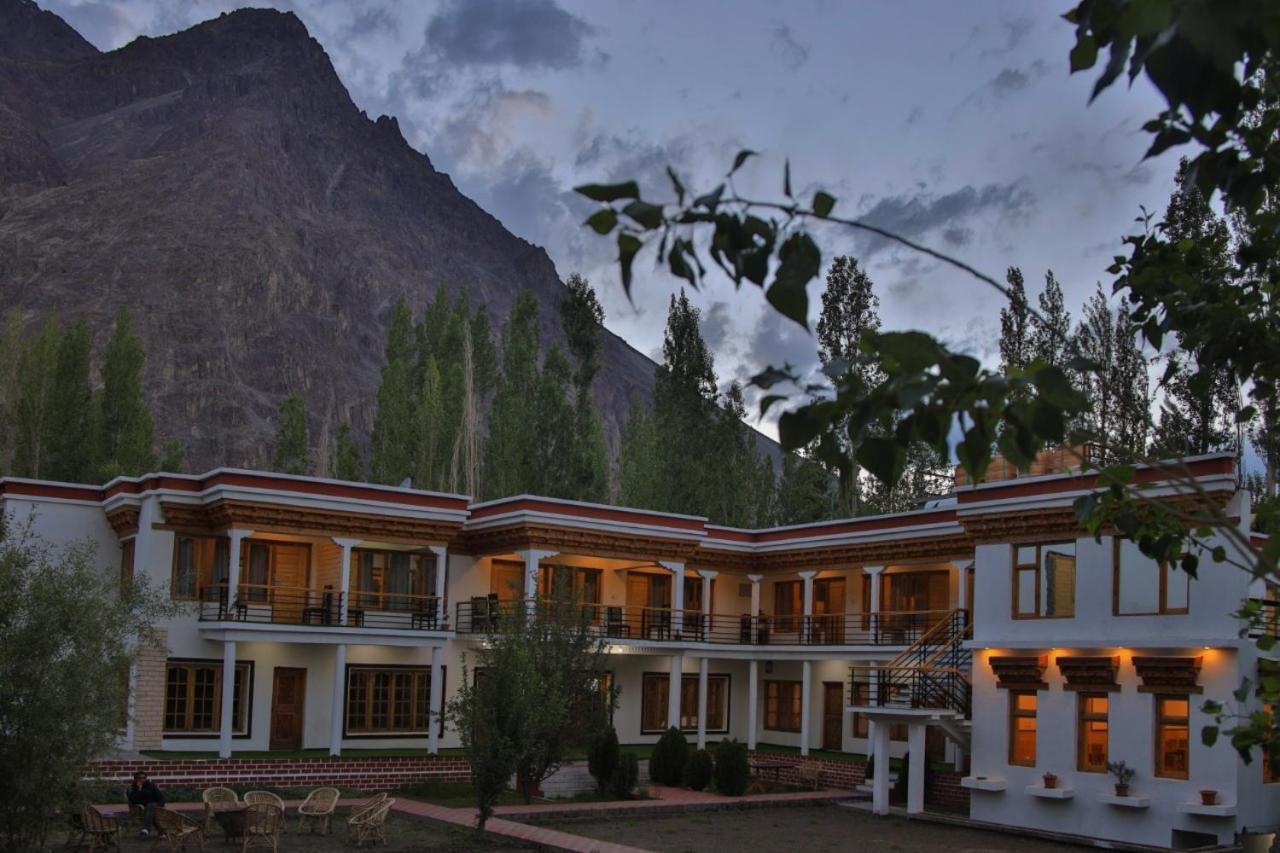 Hotel Nubra Residency Charāsa Exteriör bild