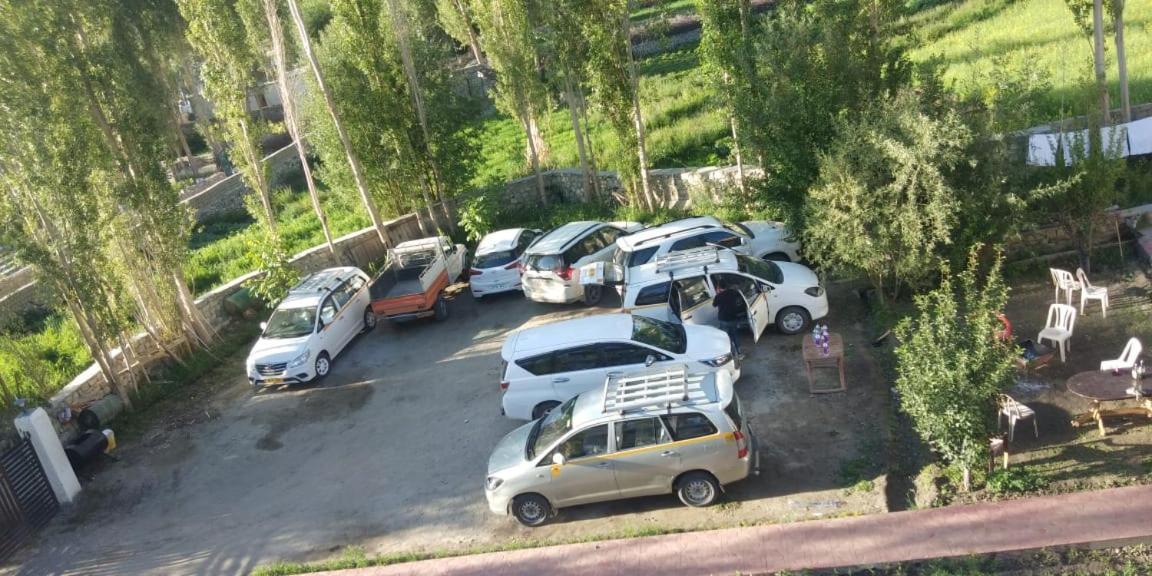 Hotel Nubra Residency Charāsa Exteriör bild