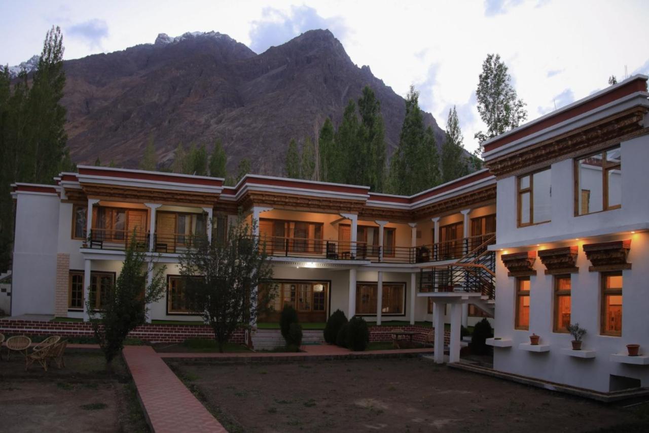 Hotel Nubra Residency Charāsa Exteriör bild